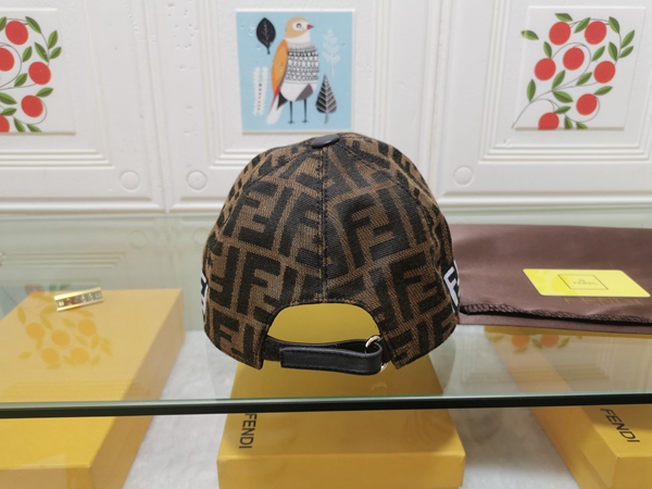 ブランド帽子側面デザイン